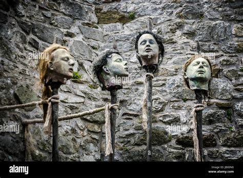 head on a stake|heads on pikes.